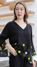 Load image into Gallery viewer, Rayon Top Big-V Embroidered T-04-Black
