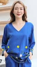 Load image into Gallery viewer, Rayon Top Big-V Embroidered T-04-Blue