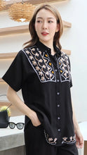 Load image into Gallery viewer, Rayon Top Half Sleeves Embroidered T-05-Black