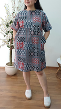 Load image into Gallery viewer, Cotton Chick Print Round Neck
